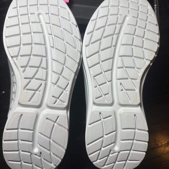 OOFOS OOmega Chukka Women’s Slip-On Recovery Shoes – Rosebud (Size 7) - Picture 4 of 5